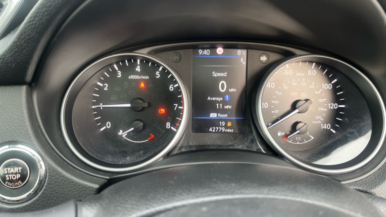 Nissan Qashqai 1.3 DiG-T N-Connecta 5dr Petrol Hatchback